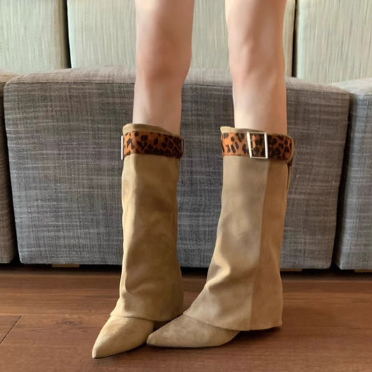 Midtstrøstøvler i skind med blokhæl og snøring